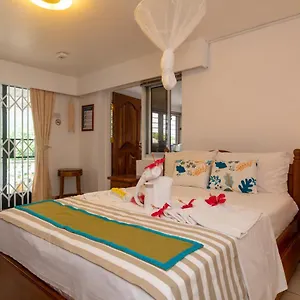 Janes' Serenity 3*, Anse a La Mouche Seychellen